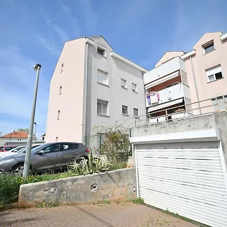 L & Z Visnjik * Zara